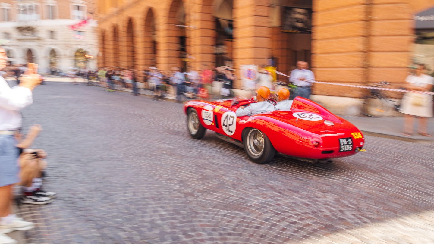 1000 Miglia in Ferrara — photograph 4